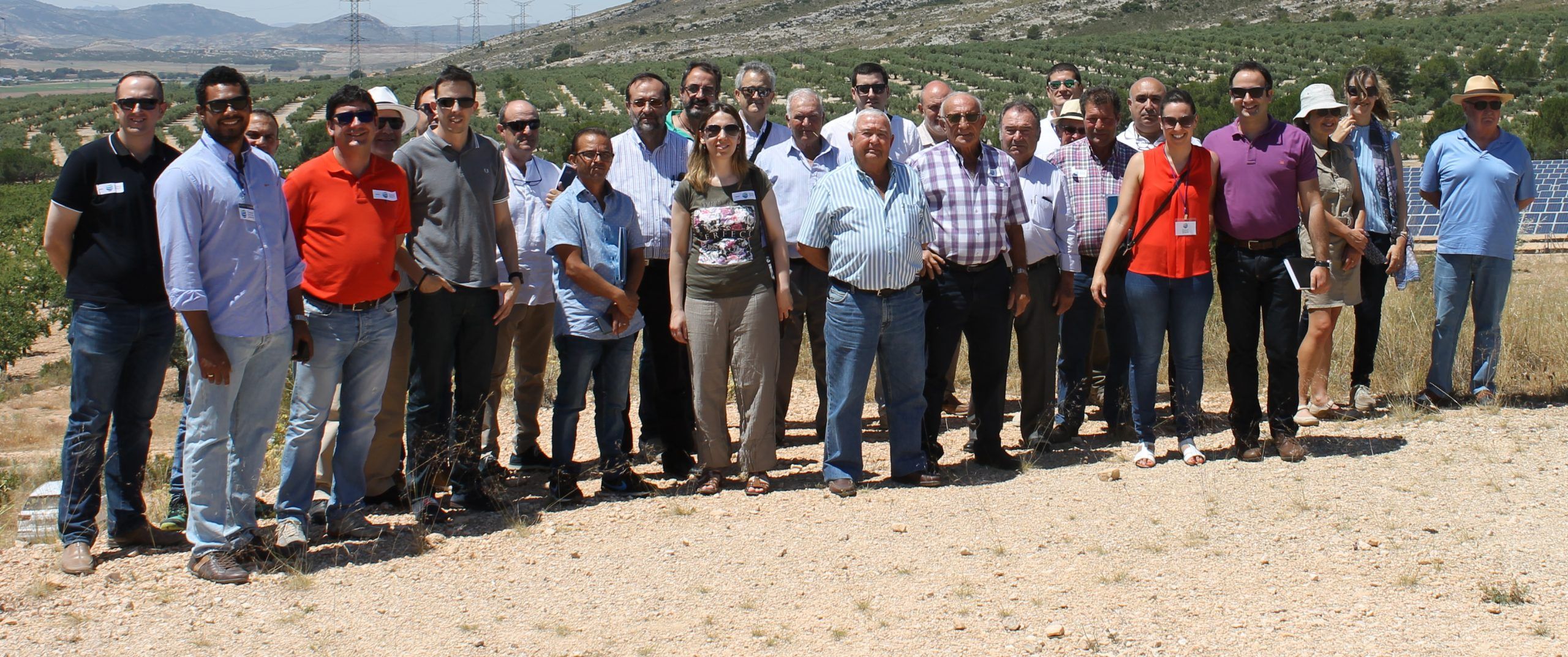 riegogrupocehegin - Los agricultores y regantes de Cehegín visitan una instalación de riego con bombeo solar