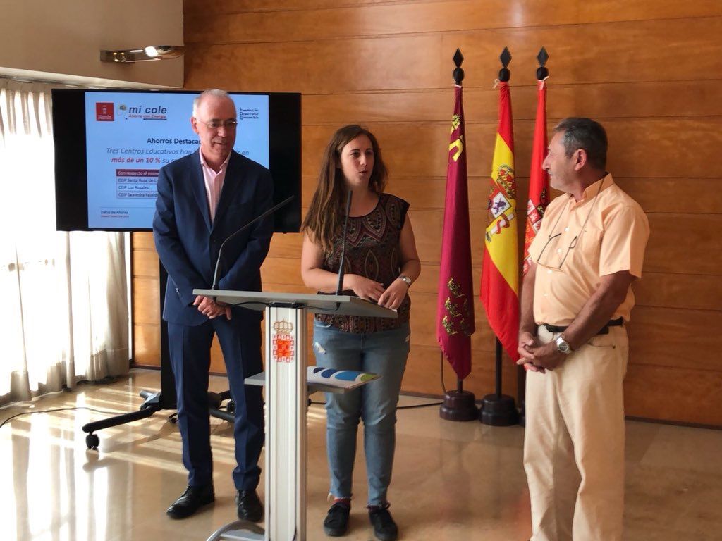 WhatsApp Image 2018 06 12 at 14.34.45 - El Ayuntamiento de Murcia reduce sus emisiones de CO2 en casi 2 toneladas durante el primer trimestre del 2018 gracias al proyecto ‘Mi Cole Ahorra con Energía’