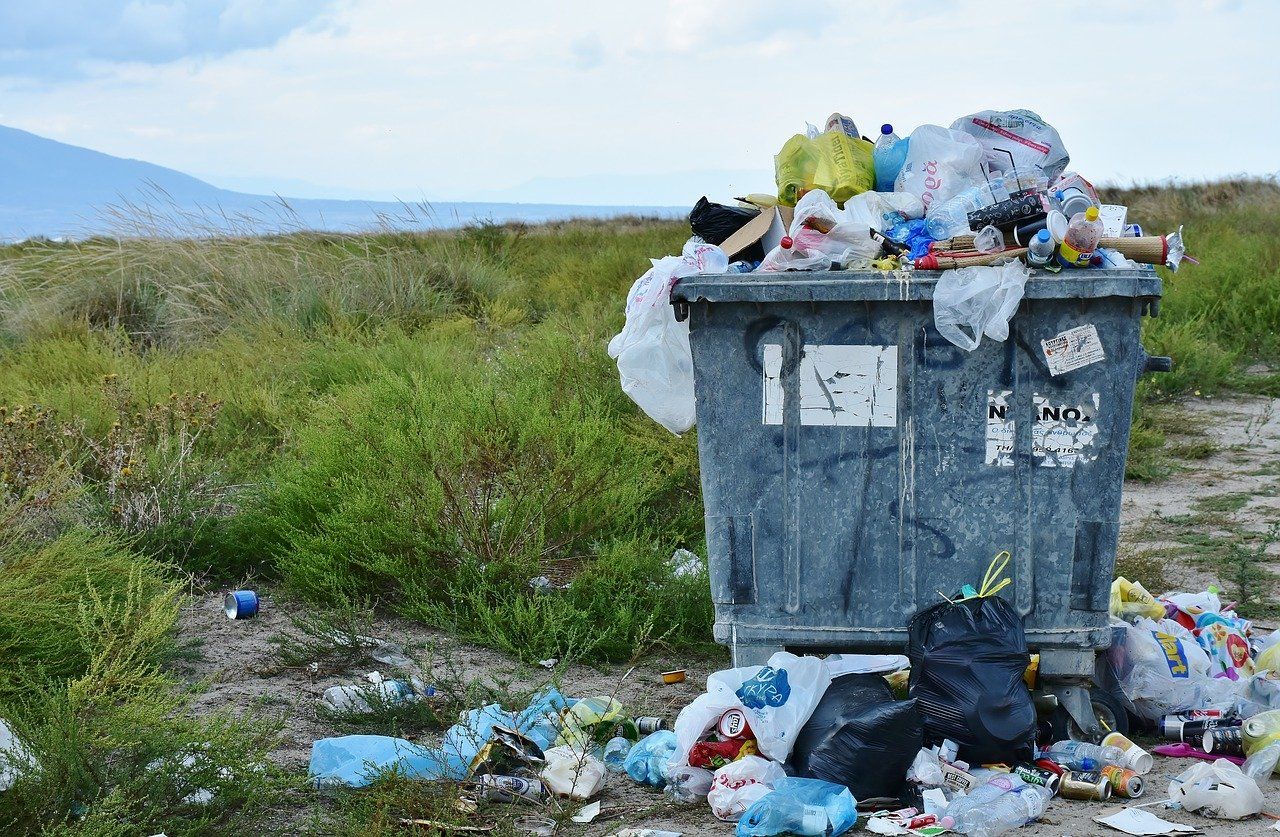 garbage 2729608 1280 - Residuos, una asignatura pendiente, y más en España